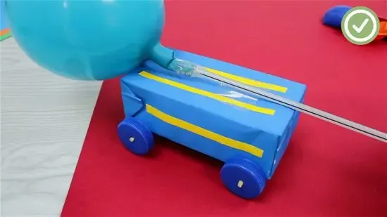 cach-lam-xe-do-choi-tu-chai-nhua